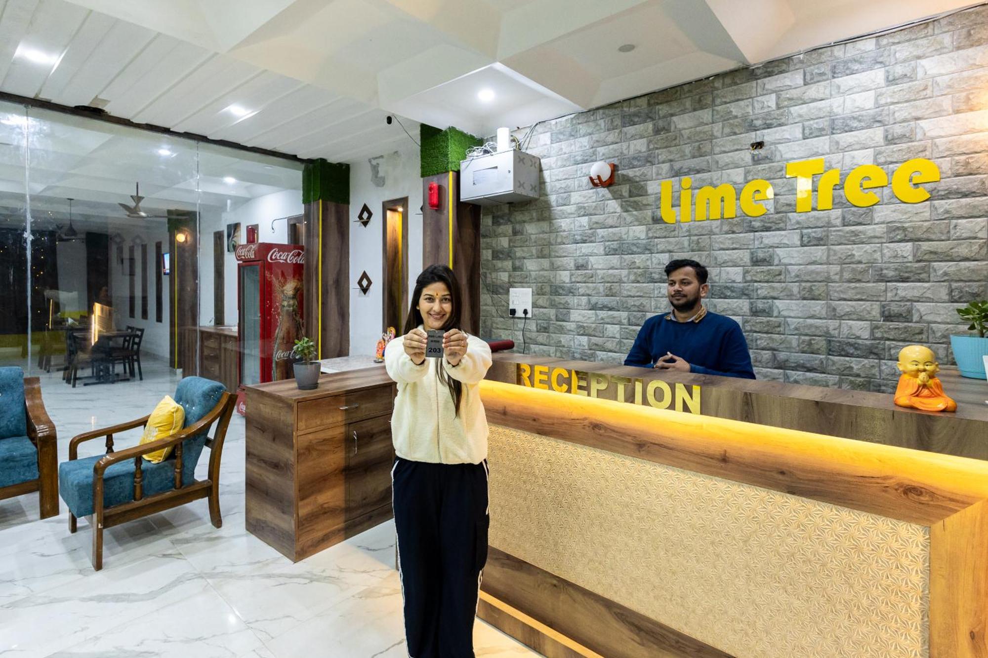 Lime Tree Hotel And Banquet Vrindāvan Extérieur photo