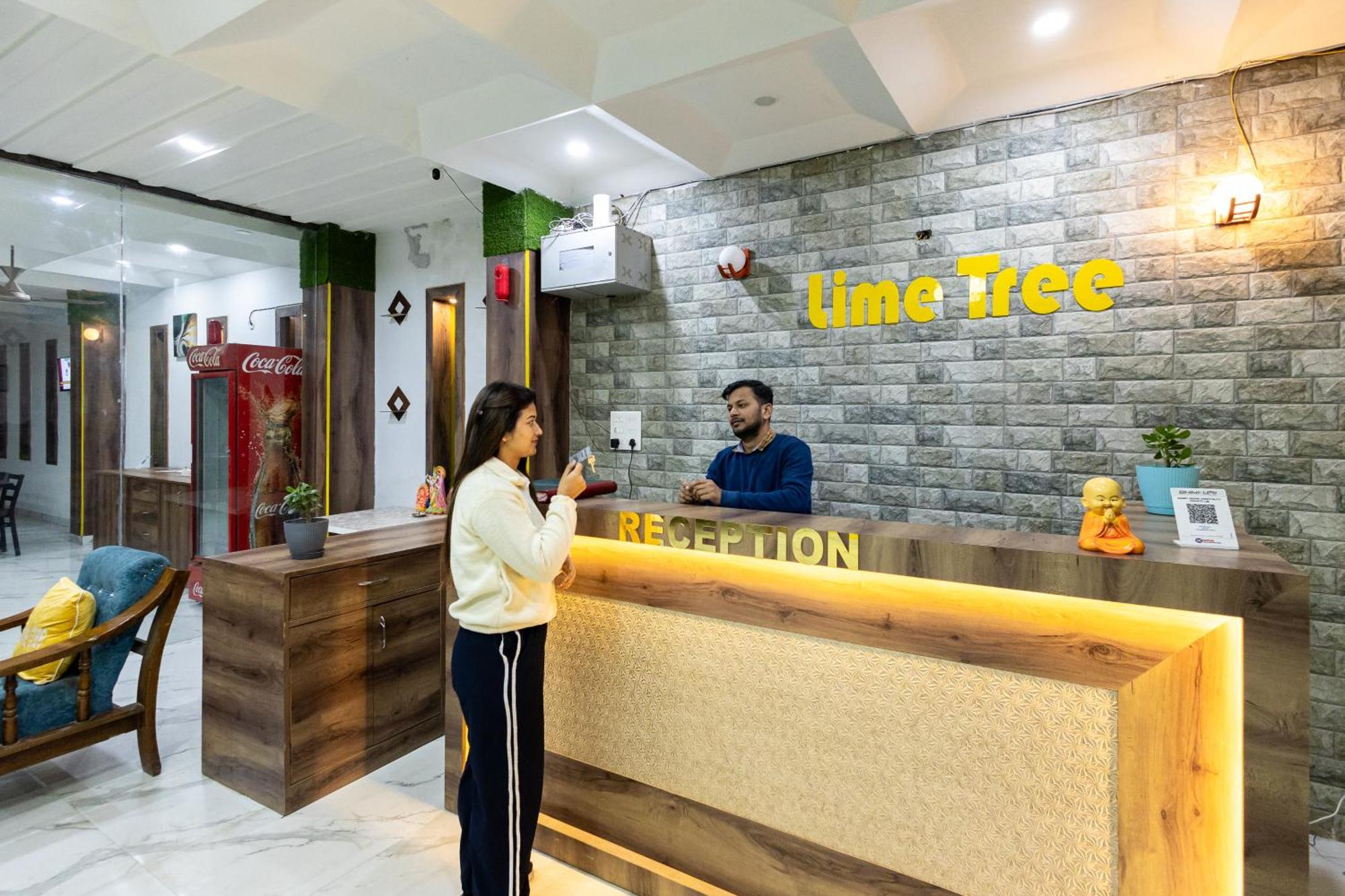 Lime Tree Hotel And Banquet Vrindāvan Extérieur photo