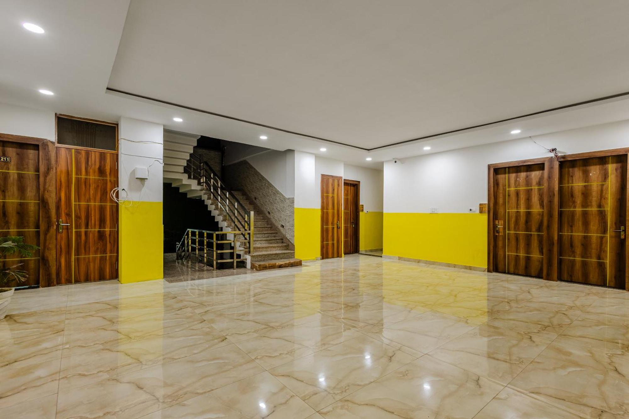 Lime Tree Hotel And Banquet Vrindāvan Extérieur photo