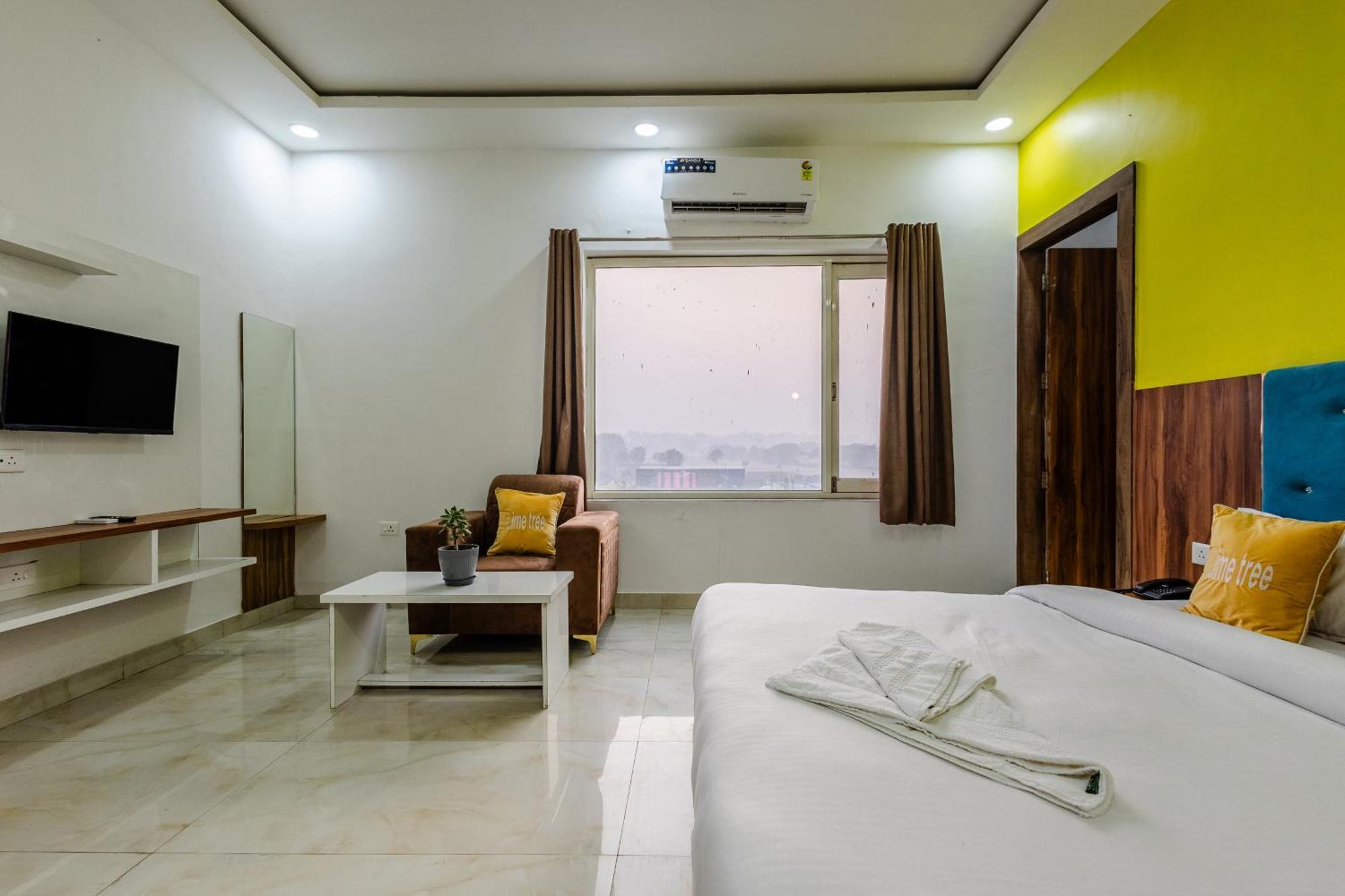 Lime Tree Hotel And Banquet Vrindāvan Extérieur photo