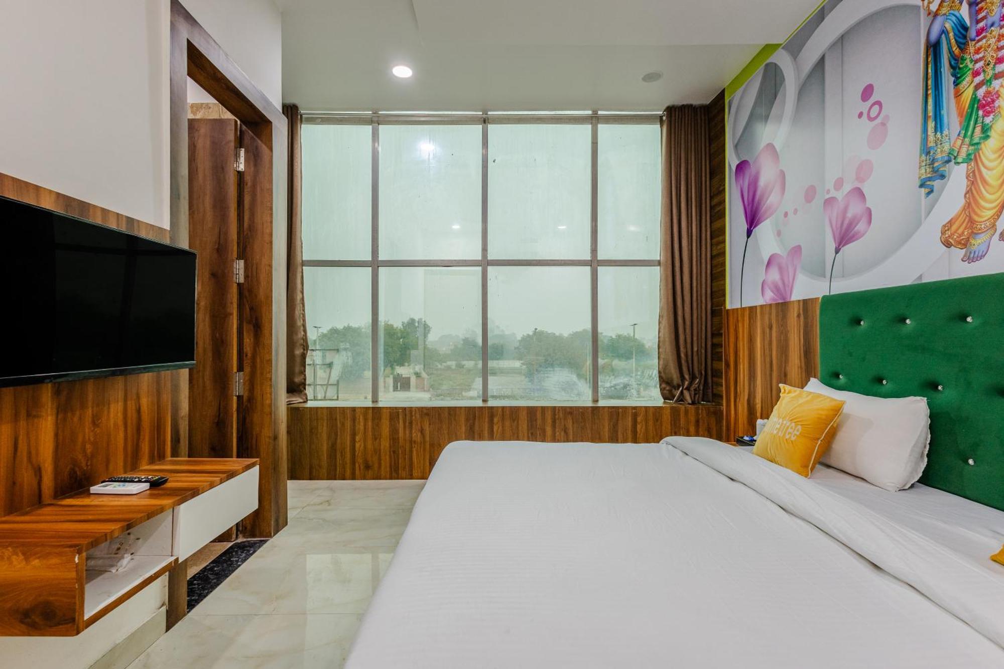 Lime Tree Hotel And Banquet Vrindāvan Extérieur photo