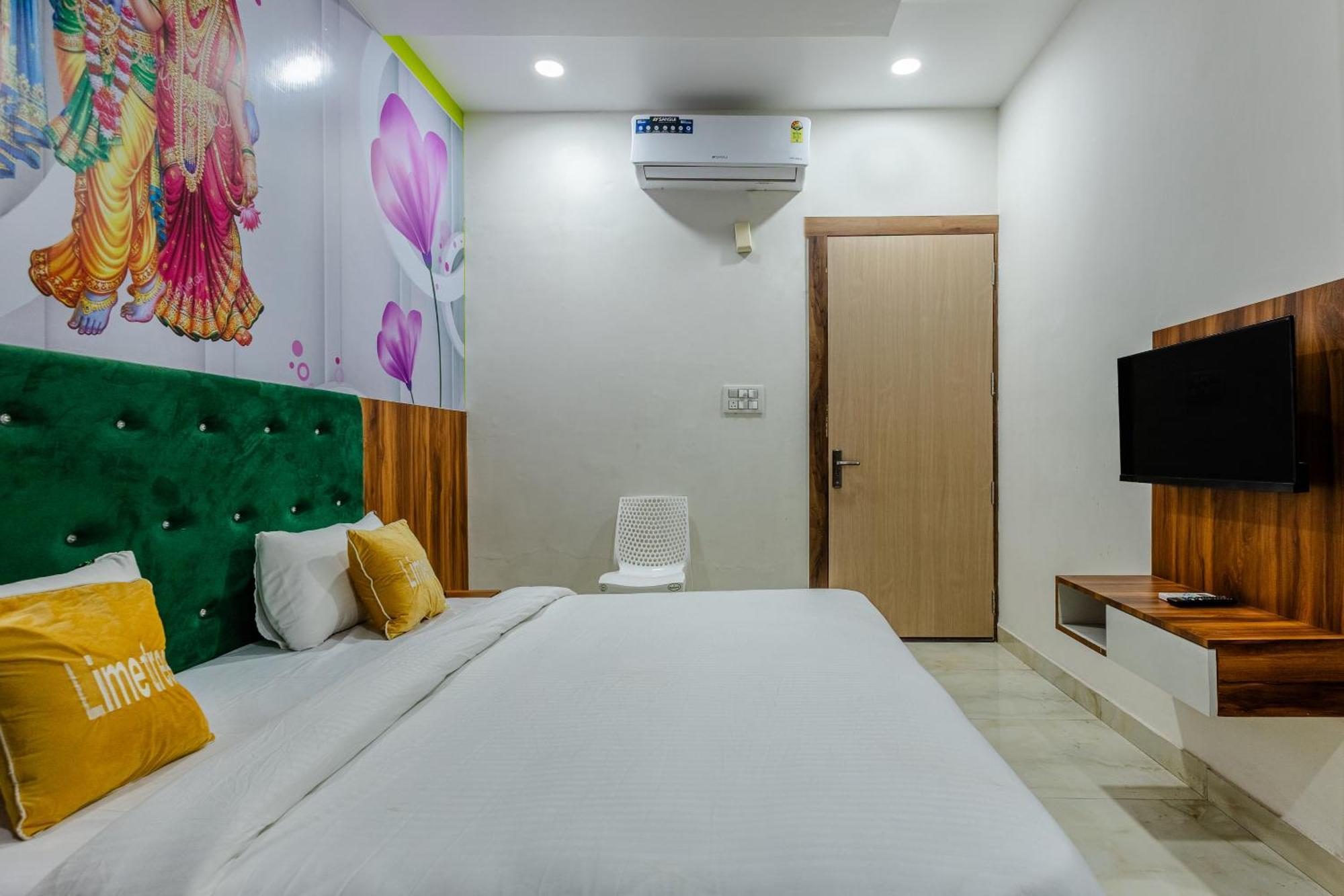 Lime Tree Hotel And Banquet Vrindāvan Extérieur photo
