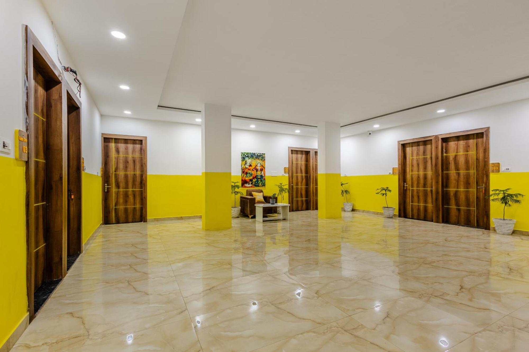 Lime Tree Hotel And Banquet Vrindāvan Extérieur photo